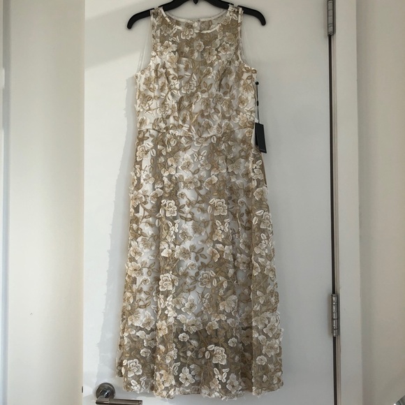 Adrianna Papell Dresses & Skirts - Adrianna Papell 3D Floral Metallic Lace Midi Dress